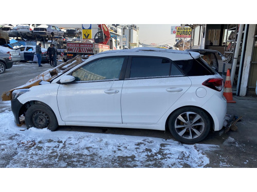 Hyundai i20 Sol Arka Çamurluk